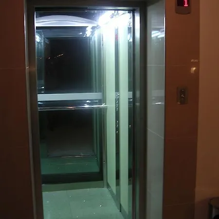 Ruskovi ゲストハウス ラヴダ