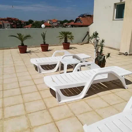 Ruskovi Vendégház Ravda